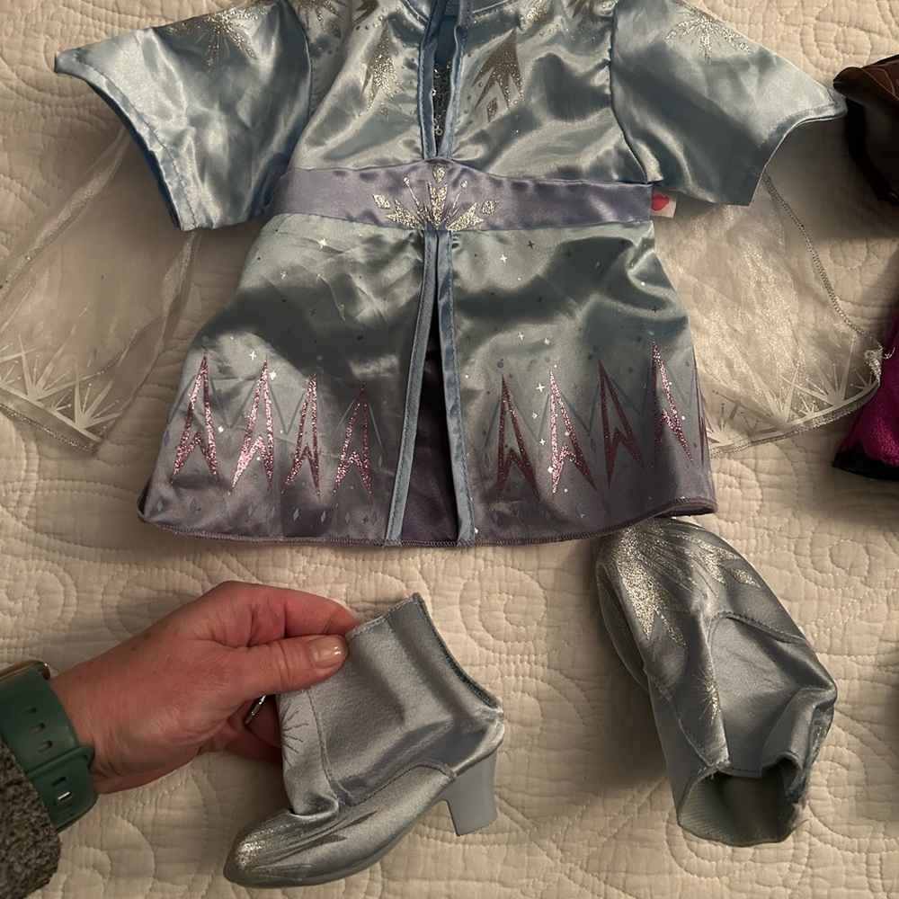 Build a Bear LOT - includes stuffed Dino, Anna dress/shoes, Elsa dress/shoes … - Picture 2 of 10